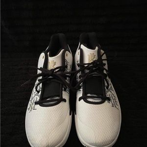 Nike Kyrie Flytrap 2